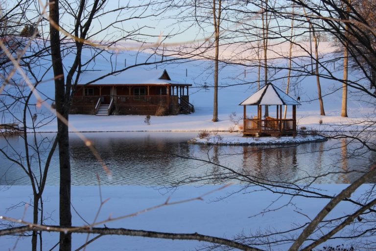 The Gazebo Cabin Peaceful Valley Lake and Cabins