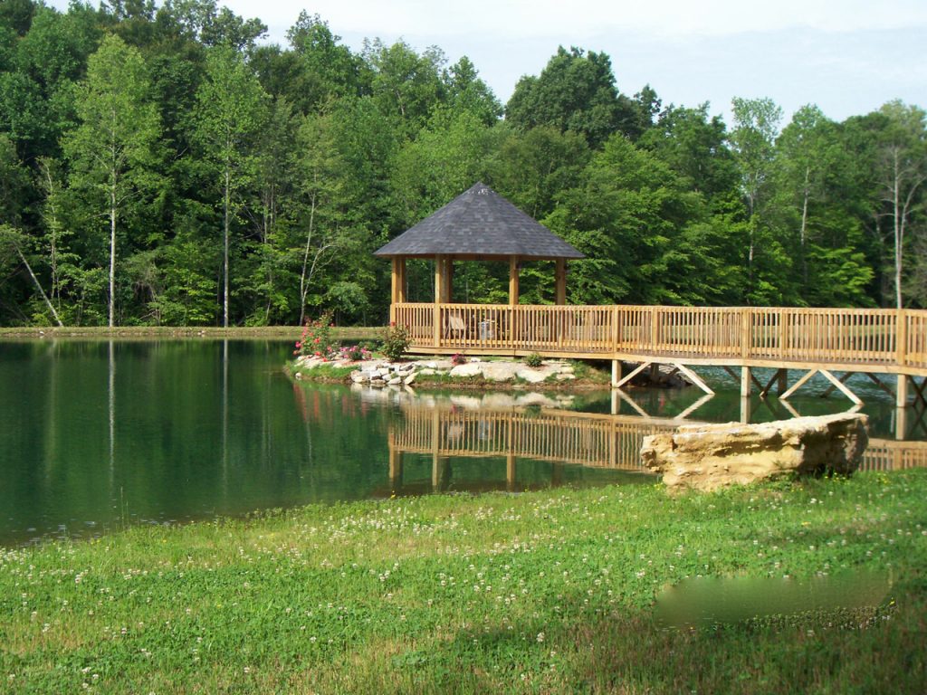 gazebo Peaceful Valley Lake and Cabins