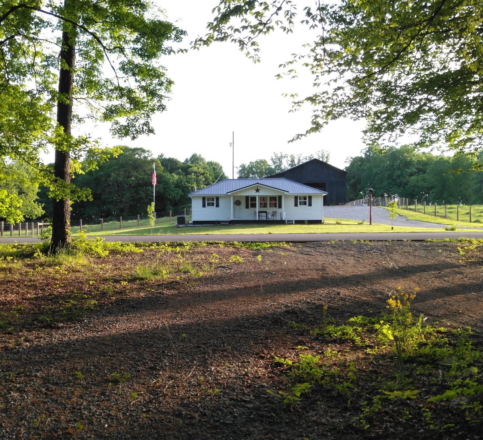 The Farmhouse Peaceful Valley Lake and Cabins